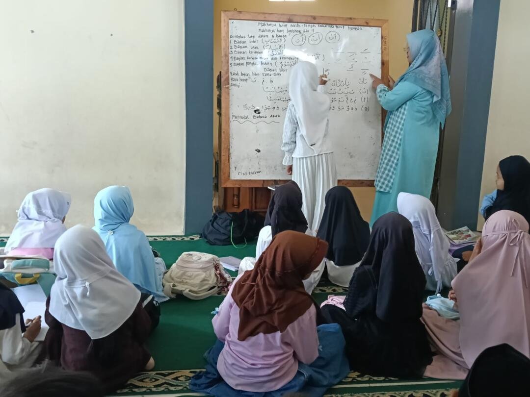 Semangat Belajar Tanpa Henti di Bulan Ramadan, Siswa MIS Ar-Raudhotun Nur Padukan Akademik dan Spiritual 47 WhatsApp Image 2026 02 27 at 09.59.50