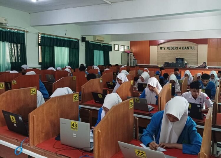 Ramadhan Jadi Penyemangat, Siswa Kelas IX MTs N 4 Bantul Ikuti TO TKAD Tahap 2 dengan Disiplin Tinggi 46 WhatsApp Image 2026 03 02 at 10.17.14 AM
