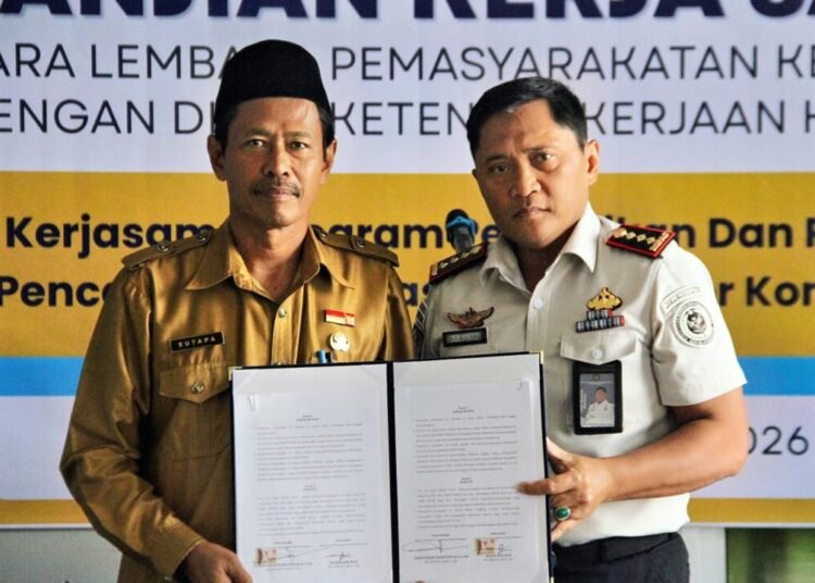 Lapas Bengkulu dan Disnaker Kota Teken PKS Pelatihan Kerja Berbasis Kompetensi 46 Lapas Bengkulu, Disnaker Kota Bengkulu, PKS Lapas, Pelatihan Keterampilan, Program Asimilasi, Warga Binaan, Reintegrasi Sosial
