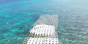 Concrete Reef Unit: Terumbu Karang Buatan dari Beton 31 Peletakkan Concrete Reef Unit di Gili Meno, Lombok (Sumber: Youtube WIKA Beton)