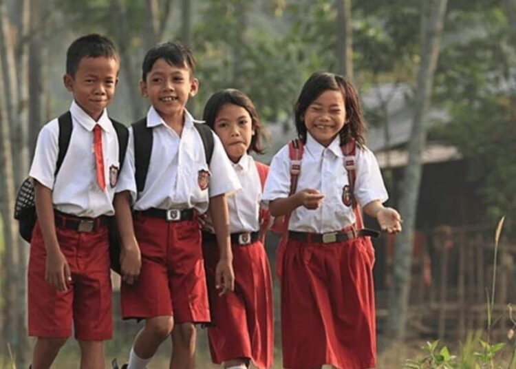 Foto Murid Sekolah Dasar (Sumber: Shutterstock)
