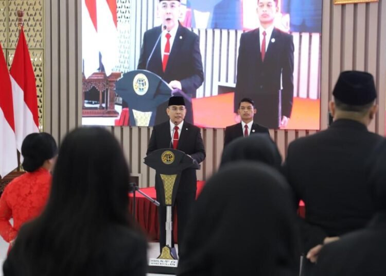 Lantik Pejabat Pengawas dan Fungsional, Wamen Ossy: Ujung Tombak dalam Pelayanan Pertanahan