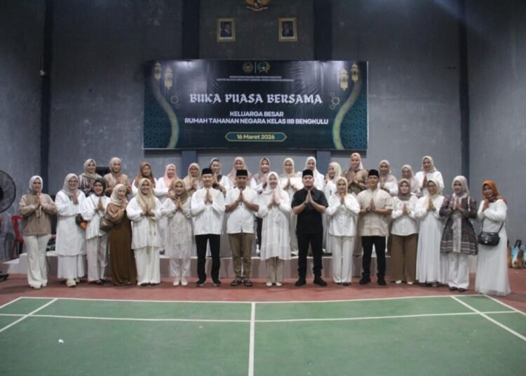 Pererat Kebersamaan di Bulan Ramadhan, Rutan Bengkulu Gelar Buka Bersama Keluarga Besar 46 WhatsApp Image 2026 03 17 at 12.21.31