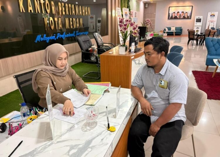 Kantor Pertanahan di SUmut Buka Layanan saat Libur Lebaran, Pastikan Masyarkat Tetap Terlayani dalam Masa Mudik 46 WhatsApp Image 2026 03 27 at 10.47.40 1