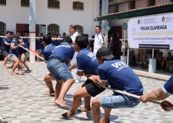 Antusias Pegawai dan Warga Binaan Warnai Lomba Tarik Tambang Peringatan HBP Ke-62 Tahun 2026 46 WhatsApp Image 2026 03 27 at 12.24.56