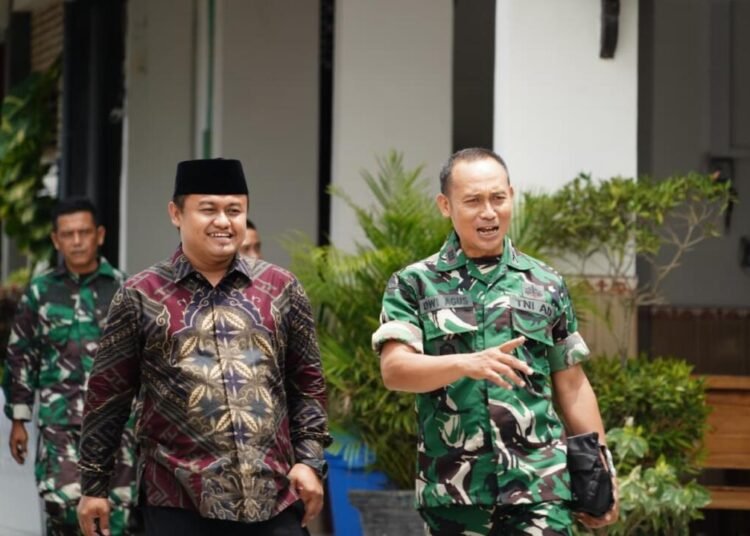 Perkuat Sinergi TNI dan Ulama, Danramil Pesantren Silaturahim ke Ponpes Nurul Huda Al Manshurin