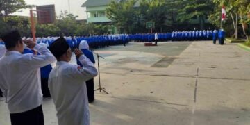 foto berita upacara hari senin 697715fced64157baf363292