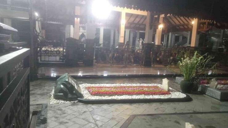 Siswa MTsN 4 Bantul Ziarah ke Makam Gusdur Hari Pertama Study Tour 46 foto di gusdur 11zon 696988bced641518b1721655