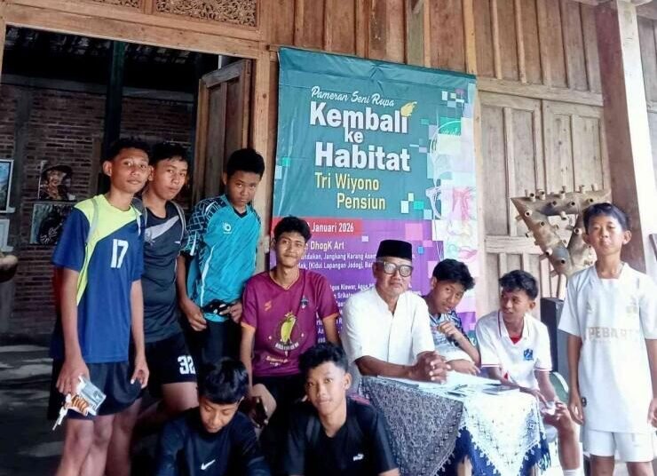 foto pameran seni rupa tw 11zon 1 69762438ed641508742f2e58