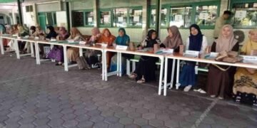 foto wali kelas 11zon 697db157ed641542dc563073