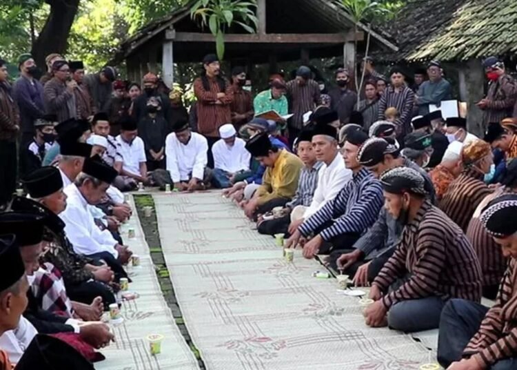 foto by: https://sonobudoyo.jogjaprov.go.id/resource/uploads/img/news/thumbnail_04-Tradisi_Nyadran.jpg