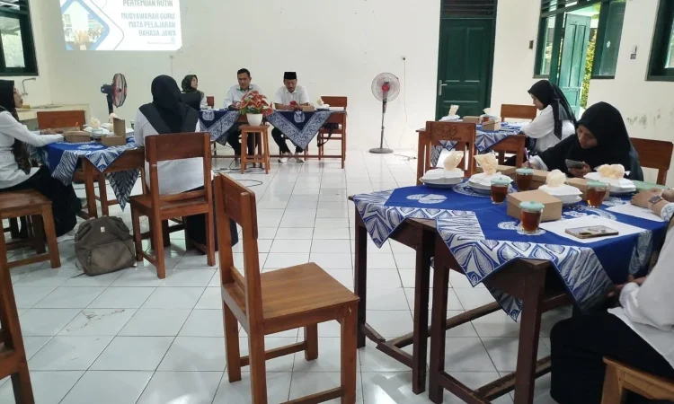 Guru MTsN 4 Bantul Mengikuti MGMP Bahasa Jawa di MTsN 8 Dlingo Bantul 46 whatsapp image 2026 01 30 at 20541520260130205443