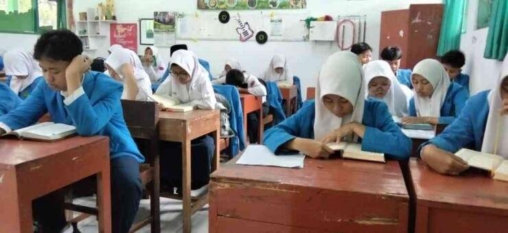 Usai sholat Dhuha, Siswa MTsN 4 Bantul Semarakkan Ramadhan Dengan Tadarus Al - Qur'an Bersama 46 whatsapp image 2026 02 23 at 08 06 02 699cff26c925c44f60030912