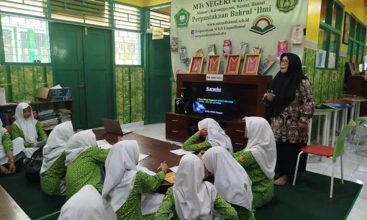 Pembelajaran SBK di MTsN 4 Bantul Manfaatkan Media Televisi di Perpustakaan Bahrul Ilmi 46 whatsapp image 2026 03 04 at 08512220260305053017