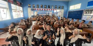GAMBAR 1. SOSIALISASI MITIGASI BECANA GEMPA BUMI
Sumber :PDD, Ruang Kelas SD Negeri Ngarus 02 Pati, Sabtu (28/03/2026). (dok.PDD)