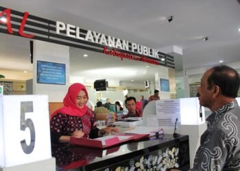 Riset menunjukkan 92% responden menyadari adanya praktik jalur belakang dalam layanan birokrasi, yang memicu ketidakadilan bagi masyarakat umum