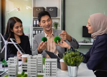 Dari Sekadar Laporan Menjadi Strategi Cuan: Mengapa Bisnis Indonesia Harus Melirik Double Materiality dan Transition Finance