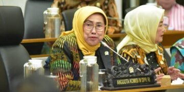 Anggota Komisi IV DPR RI Endang Setyawati Thohari dalam Rapat Dengar Pendapat Umum RDPU di Ruang20260414141715 768x512 1