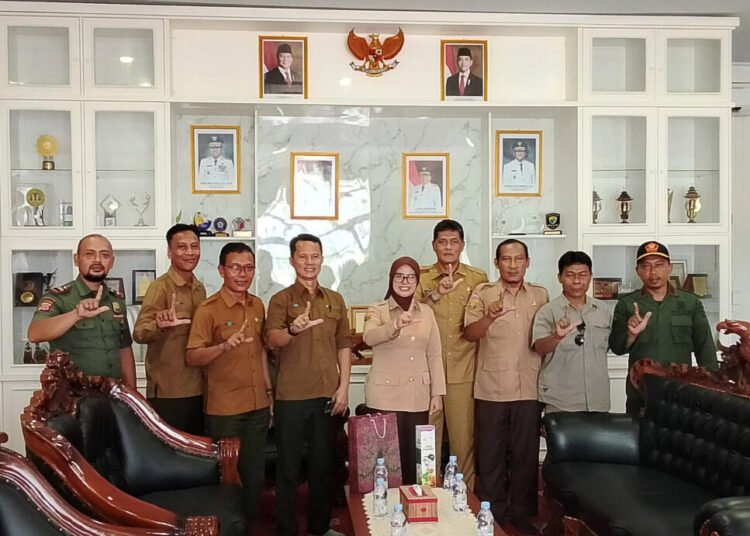 Sinergi Cegah Perambahan Liar, Perhutani Ciamis Gelar Silaturahmi dengan Pemkab Pangandaran 46 Foto BersamaSB