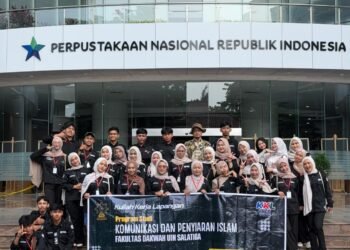 Foto bersama Mahasiswa Program Studi Komunikasi dan Penyiaran Islam (KPI) UIN Salatiga angkatan 2024, Perpustakaan Nasional Republik Indonesia (Perpusnas), Jakarta (15/4)