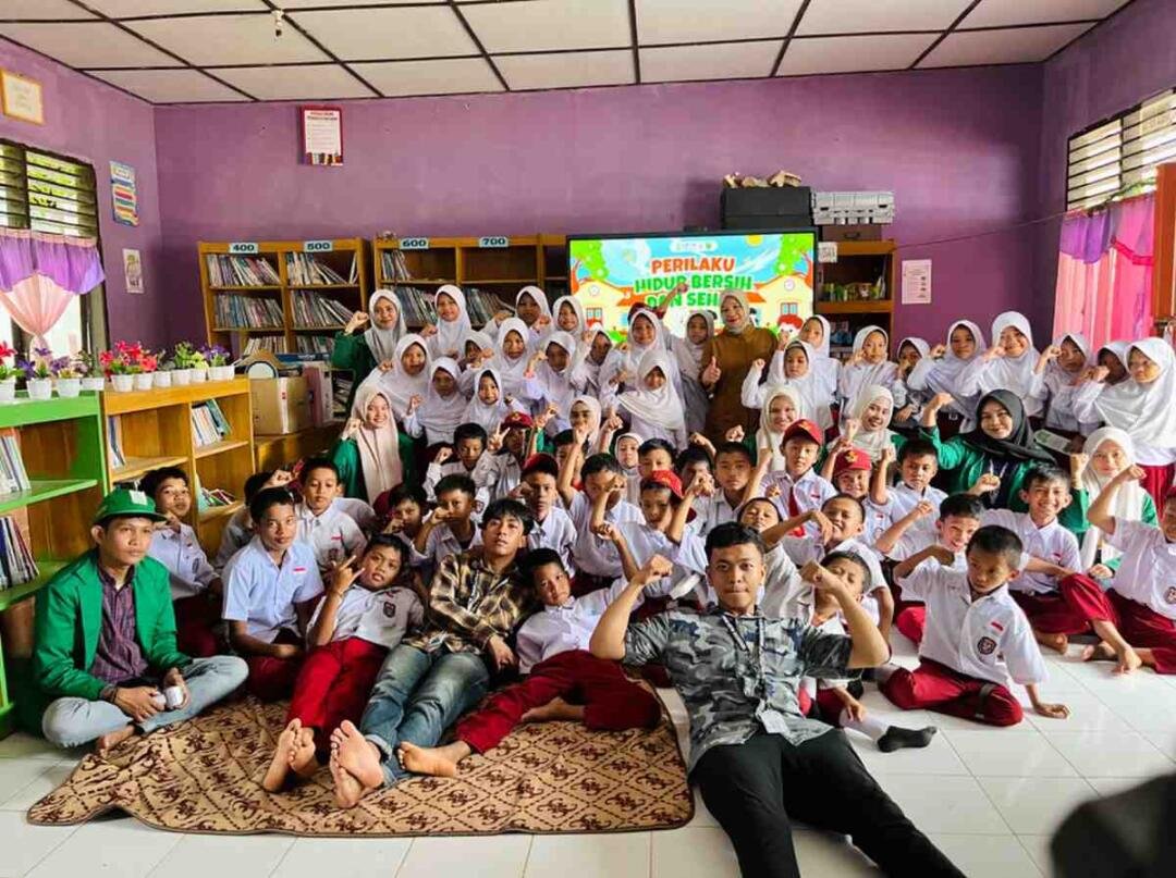 Sasar Akreditasi Sekolah Unggul, Mahasiswa KKN 78 Desa Patappa Tata Perpustakaan SDN 152 Salopuru Barru 48 IMG 2851