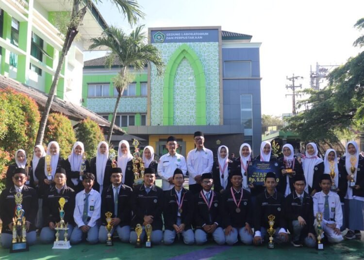 MAN 1 Yogyakarta Raih 32 Piala Kejuaraan, Tegaskan Tradisi Prestasi Murid 46 IMG 9323