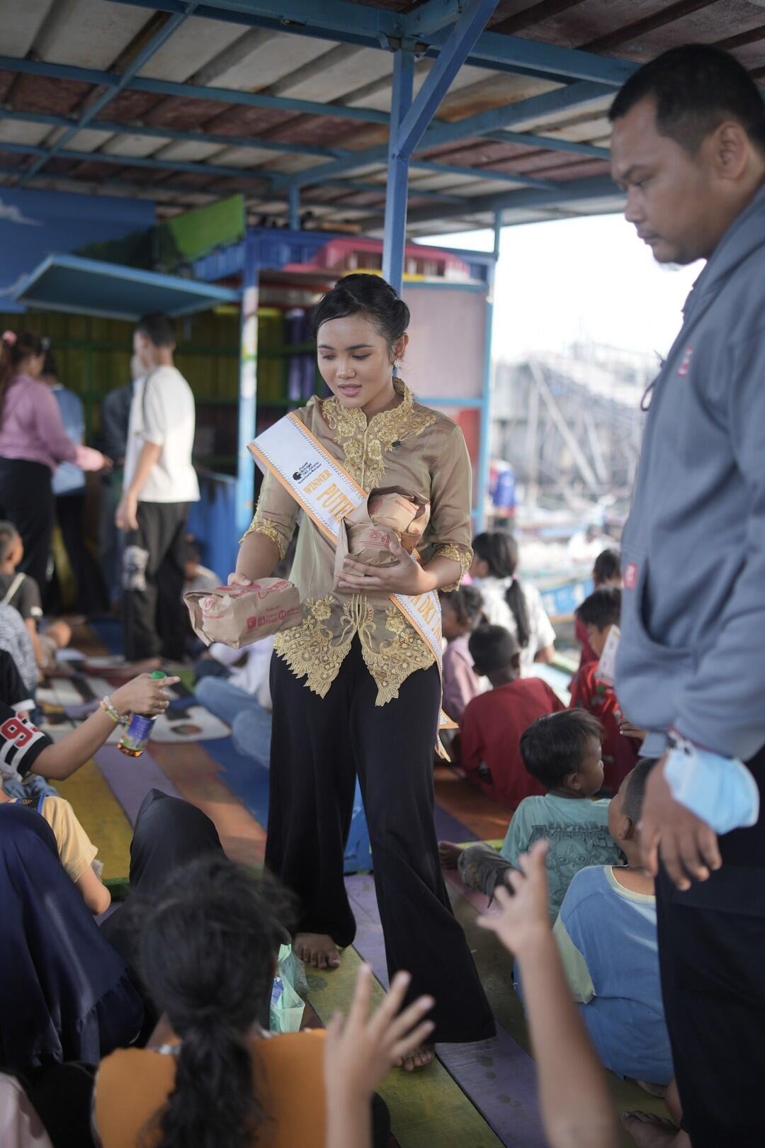 Najwa Muyas Berbagi Kebahagiaan di Taman Anak Pesisir Cilincing Jakarta Utara