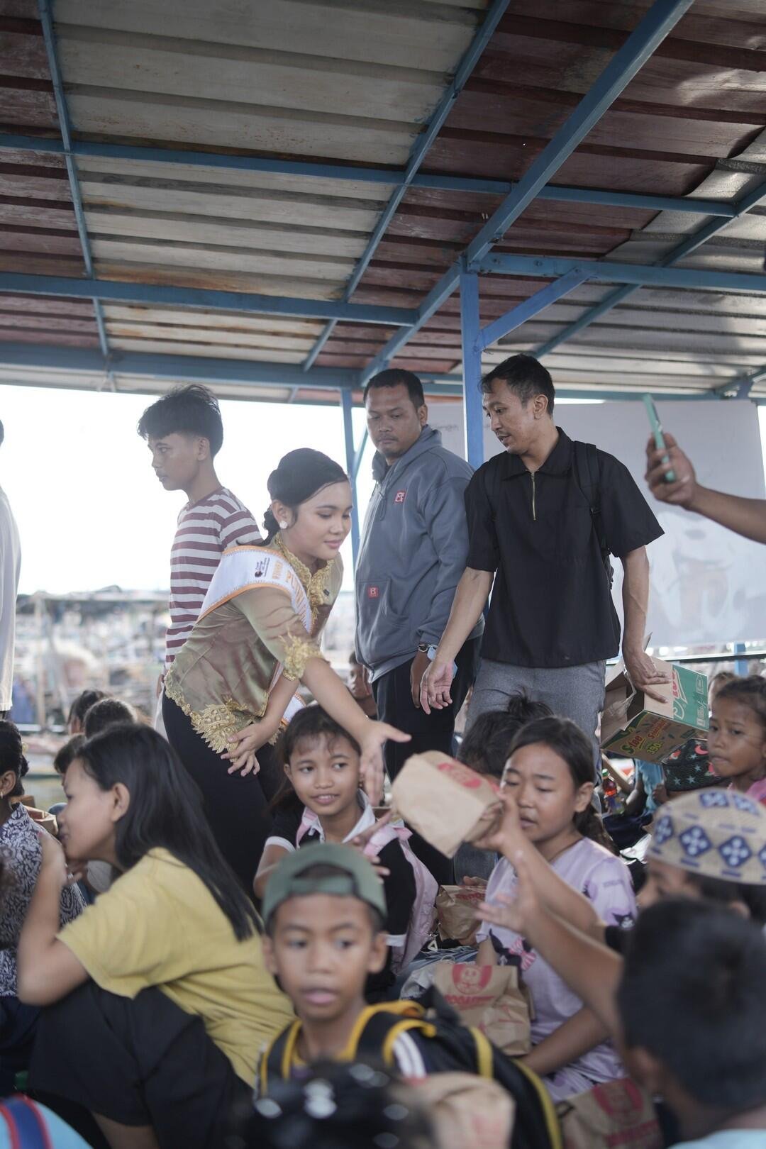 Najwa Muyas Berbagi Kebahagiaan di Taman Anak Pesisir Cilincing Jakarta Utara