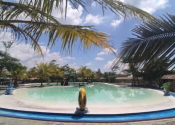 “Liburan vibes di kolam rasa pantai”