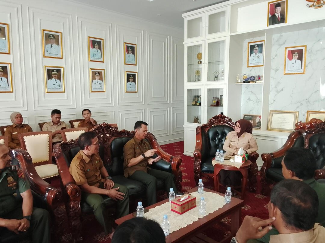 Sinergi Cegah Perambahan Liar, Perhutani Ciamis Gelar Silaturahmi dengan Pemkab Pangandaran 48 diskusi