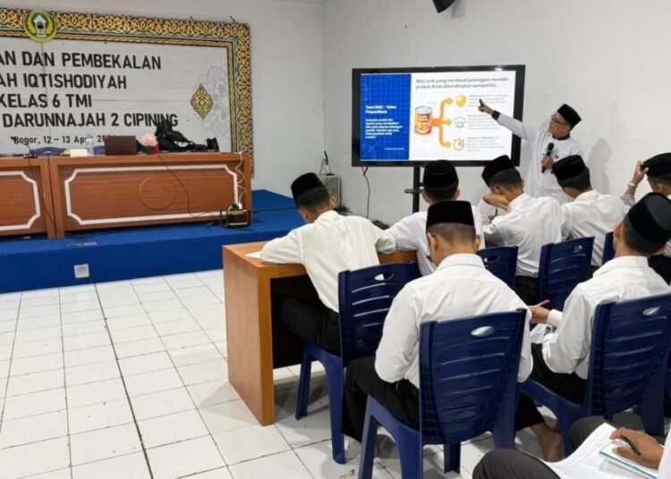Darunnajah 2 Cipining dan KOMISI Cetak Santripreneur Tangguh melalui Rihlah Iqtishodiyah 2026 47 dn4