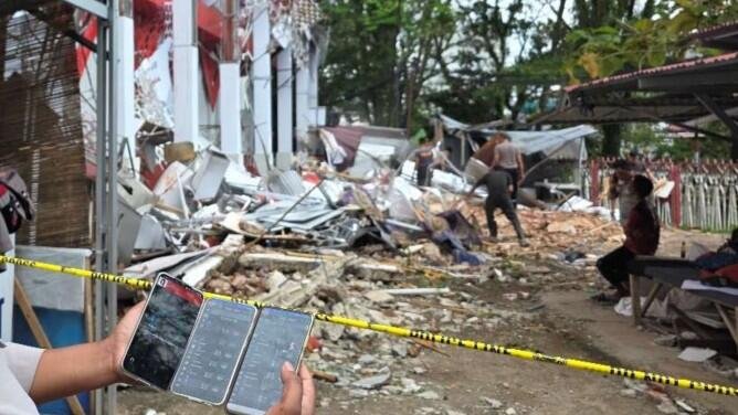 Kemkomdigi: Jaringan Pulih 98% di Hari yang Sama Pascagempa M 7,6 46 Kemkomdigi: Jaringan Pulih 98% di Hari yang Sama Pascagempa M 7,6