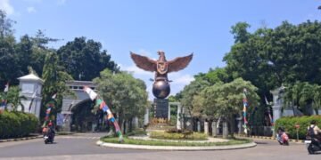 Figure 1. Main gate of Universitas Negeri Semarang