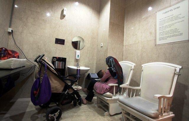 Ibu Bekerja, Anak Terlindungi: Saatnya K3 Tidak Lagi Buta Gender 46 Ruangan laktasi yang disediakan oleh perusahaan bagi ibu menyusui (Sumber: Medcom.id)