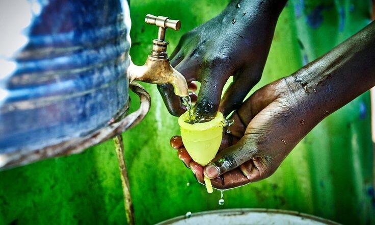 Gambar Mencuci Menstrual Cup (Sumber: Pinterest)