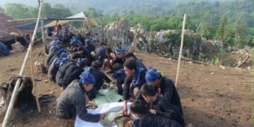 Dilema Pendidikan Ditengah Kuatnya Tradisi Suku Baduy 56 Foto masyarakat baduy (Sumber: Pinterest)