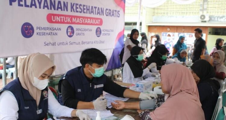 Program CKG Dorong Masyarakat Lebih Peduli Kesehatan tanpa Terbebani Biaya 46 95033 01510420052026 pelayanan kesehatan gratis AI ilustrasi