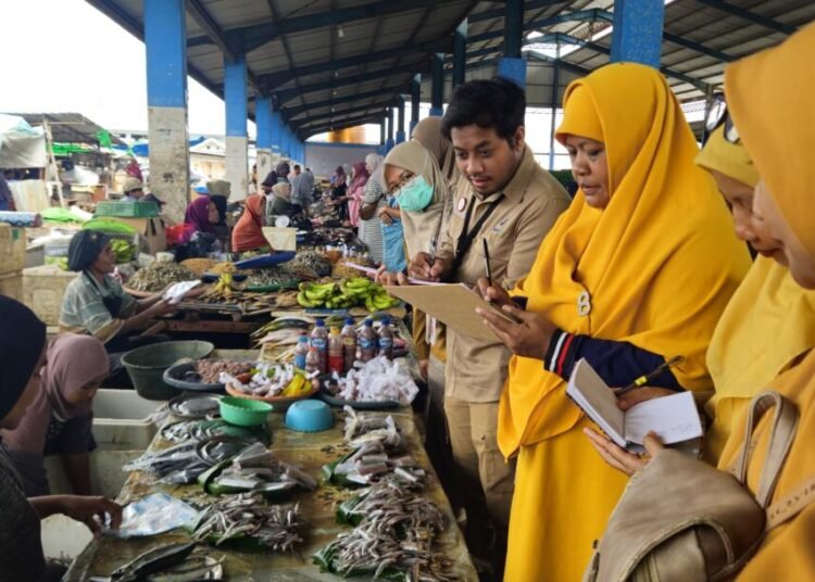 BPOM Bima dan DKP Sidak Penjual Ikan Pasar Amahami