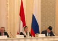 Foto: Wakil Menteri Perdagangan RI Dyah Roro Esti melakukan pertemuan bilateral dengan Deputy Minister of Economic Development of the Russian Federation Vladimir Ilyichev di Kazan, Rusia, sebagai bagian dari penguatan kerja sama perdagangan dan investasi strategis Indonesia–Rusia. (Dok. Kementerian Perdagangan RI)