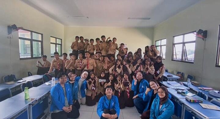 Foto bersama kelas 7b