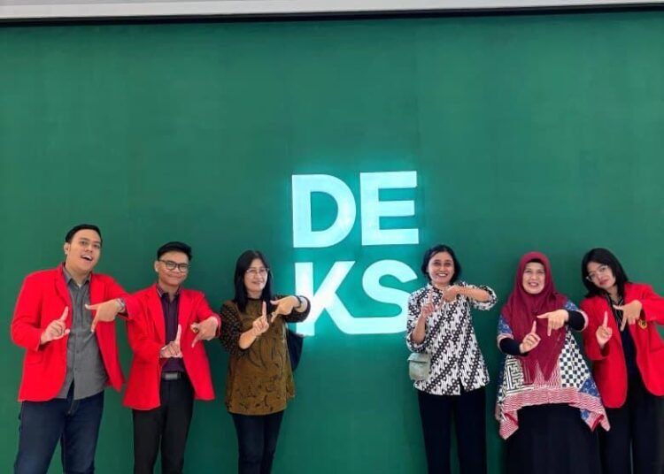 Mengintip Geliat Ritel Produk UMKM Nasional: Pengalaman Magang Mahasiswa Untag Surabaya dalam Menyelaraskan Promosi Digital dan Manajemen Stok di DEKS Creative Space 46 Gambar Upload