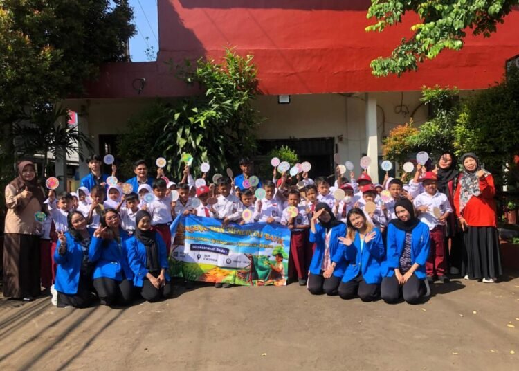 Dokumentasi Pengabdian Masyarakat (PM) yang dilakukan oleh Kelompok 6 Kelas 8D Mahasiswa Universitas Bina Sarana Informatika (UBSI) bersama Murit SD Cikumpa