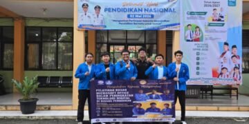 Dokumentasi bersama Tim Kegiatan Pengabdian Kepada Masyarakat (PKM)