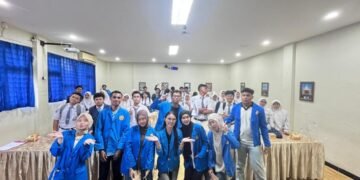 Dokumentasi mahasiswa Fakultas Hukum Universitas Pamulang melaksanakan kegiatan Pengabdian Kepada Masyarakat (PKM) di SMK Fadilah (Sumber: Dokumentasi Pribadi milik mahasiswa PKM Fakultas Hukum Universitas Pamulang)