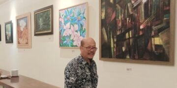 Warna Bertemu Kreativitas, Grand Rohan Jogja Sulap Hotel Jadi Galeri Seni Selama Tiga Bulan 29 Beberapa lukisan yang dipamerkan di Grand Rohan Hotel Yogyakarta dalam tajuk "The Beauty Of Color" (Yusuf)