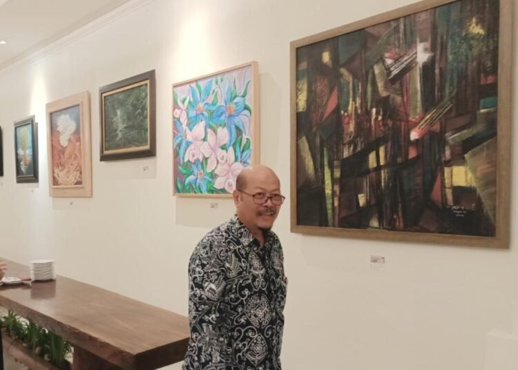 Warna Bertemu Kreativitas, Grand Rohan Jogja Sulap Hotel Jadi Galeri Seni Selama Tiga Bulan 46 Beberapa lukisan yang dipamerkan di Grand Rohan Hotel Yogyakarta dalam tajuk "The Beauty Of Color" (Yusuf)