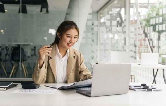 Produktivitas Tinggi dalam Perspektif Ekonomi Manajerial : Antara Kerja Pintar dan Kerja Keras dalam Meningkatkan Efisiensi Produksi di Era Digital 50 IMG 20260522 WA0004