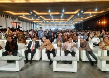 Jogja Financial Festival 2026 Dibuka Meriah, Alarm Bahaya Literasi Keuangan Anak Muda Jadi Sorotan 46 Pembukaan Jogja Financial Festival 2026 yang dihadiri Menkeu Purbaya dan beberapa tokoh industri keuangan nasional dan pejabat daerah di JEC Yogyakarta (BoengDov)