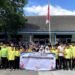 Mahasiswa UNY bersama siswa SD Negeri Caturtunggal 6 berfoto bersama dengan banner deklarasi anti-bullying sebagai bentuk komitmen menciptakan lingkungan sekolah yang aman, nyaman, dan saling menghargai. (Sumber : Dokumentasi Pribadi)