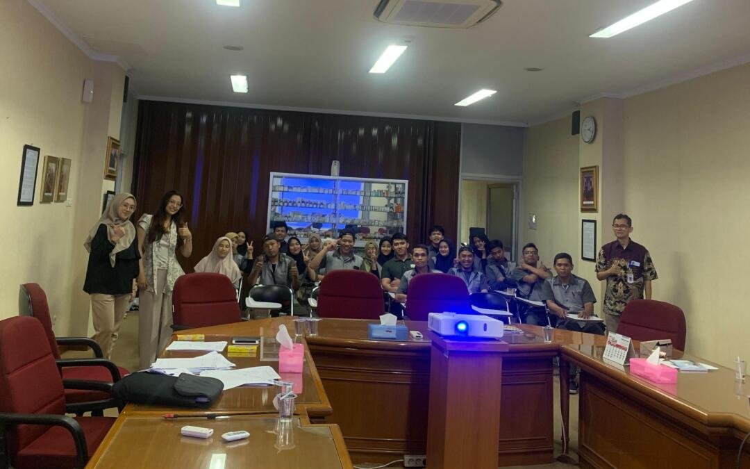 PT Sanbe Farma Unit II Bersama Mahasiswi UPI Perkuat Budaya Kerja dan Mutu Operator Service melalui Pelatihan GMP, GDP, dan 5R 48 Foto dokumentasi pelatihan GDP, GMP, dan 5R di PT Sanbe Farma Unit 2 (Sumber: Dokumentasi Panitia Acara)